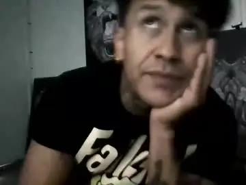 Chaturbate Live Sex Cam of luisjg24hrs