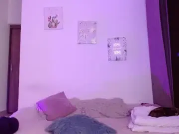 Chaturbate Live Sex Cam of soysilvanna_