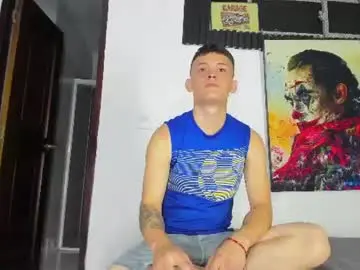 Chaturbate Live Sex Cam of robinlion91
