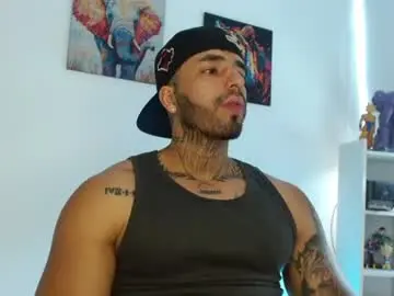 Chaturbate Live Sex of darius_phoenix