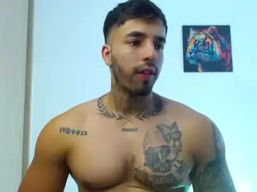 Chaturbate Nude Webcam of darius_phoenix