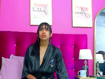 Chaturbate Free Porn Cam of littlee_emilyy_