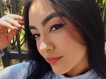 Imlive Adult Webcam of RoxxySweett