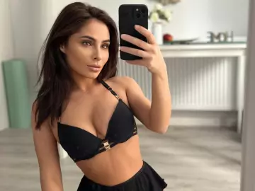 Imlive Watch Live Sex Cams of SarahSkye895