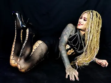 Imlive Live Sex Cam of OnixWitch777