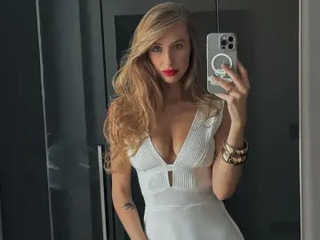 Livejasmin Live Porn of KikkyHey