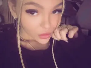 Myfreecams Sex Chat of Daisy_abby03