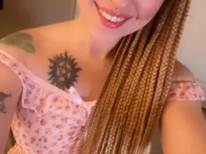 Myfreecams Nude Webcam of PixieSmiles