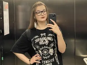 Myfreecams Live Sex Cam of LunaXcherry