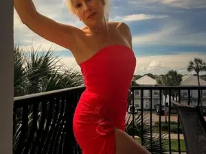 Myfreecams Watch Live Sex Cams of LisaLondon