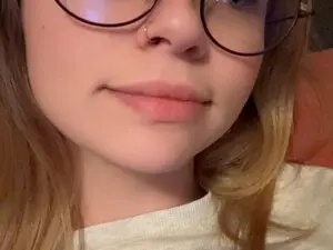 Myfreecams Nude Webcam of SweetSinme