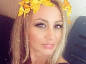 Myfreecams Free Live Porn of Merlyn4u