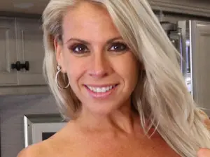 Myfreecams Live Sex Cam of WildWifeBarbi