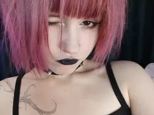 Myfreecams Sex Chat of KikiMoor