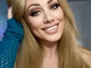 Myfreecams Nude Webcam of Cassie_Hart