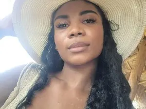 Myfreecams Sex Cam of Miss_Benz