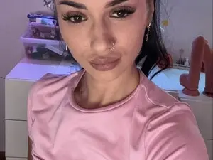 Myfreecams Live Sex Cam of SellenaCarter