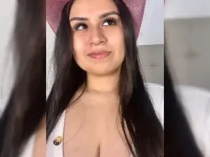 Myfreecams Live Sex Cam of Cherryvlossom