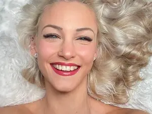 Myfreecams Sex Cam of Pretty_Choice