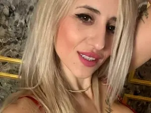 Myfreecams Live Sex Cam of Sweetfantasyx