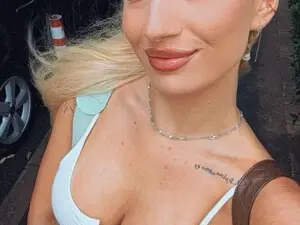 Myfreecams Free Live Porn of Ella_Charm