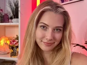 Myfreecams Nude Webcam of EmilySwan
