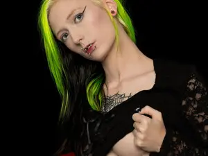 Myfreecams Sex Chat of TwistedAliceW