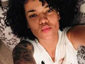Myfreecams Sex Cam of CurlyAnne_