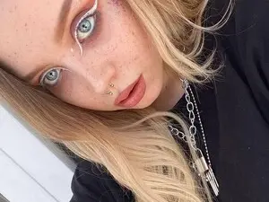 Myfreecams Adult Webcams of MonaLauu