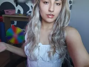 Myfreecams Adult Webcam of Hi_elora