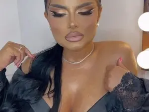 Myfreecams Watch Live Sex Cams of Issabela18