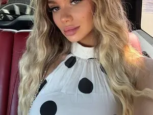 Myfreecams Adult Video Chat of NicolleBlake