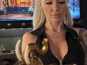 Myfreecams Private Sex Chat of FalllingAngel