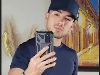 Streamate Nude Webcam of TAYLORVISIOUS