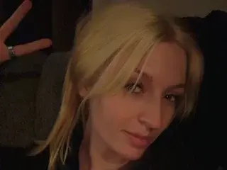 Streamate Nude Webcam of LunethMirelda