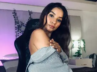 Streamate Live Sex Cam of mia_rousse025