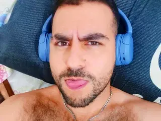 Streamate Adult Video Chat of SantiagoSantini