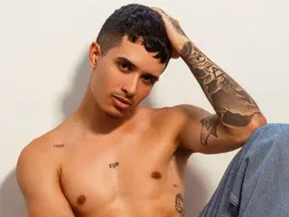 Streamate Best live sex cam show of SamMontenegro