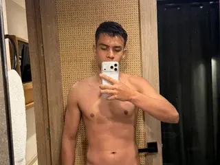 Streamate Live Sex of LucasDonill33