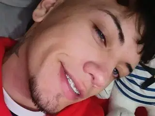 Streamate Adult Webcam of Y_apolo33