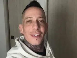 Streamate Adult Webcam of Santyof19