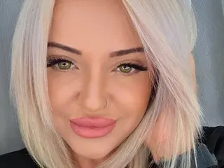 Streamate Live Sex Cam of BustyEmaXX