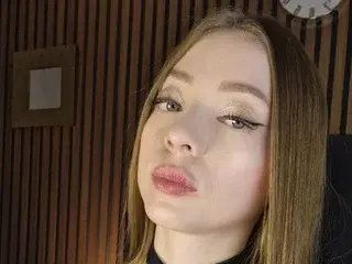 Streamate Free Porn Cam of NaxxaEvanss