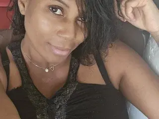 Streamate Live Porn of DianneHalle19