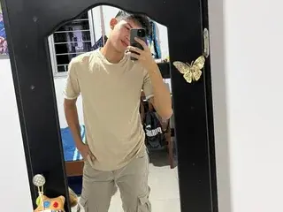 Streamate Nude Webcam of Babyynoahtt