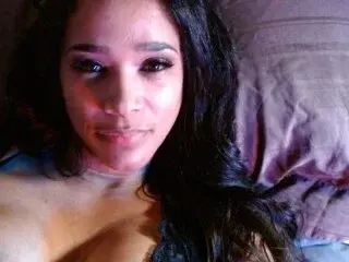 Streamate Live Sex Cam of Leonoraaa