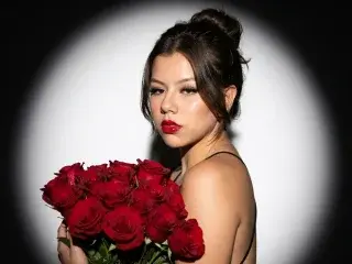 Streamate Live Sex of SkyValentiinee