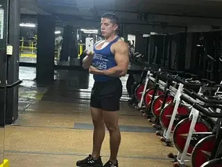 Streamate Watch Live Sex Cams of Derekfrostt