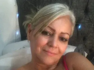 Streamate Sex Chat of Karlota_28