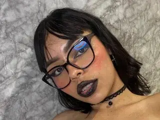 Streamate Sex Cam of GeekyNyveth